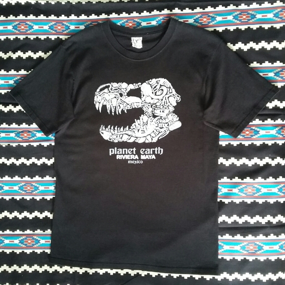 Dinosaur Skulls Graphic TShirt Riviera Maya Size M - Picture 1 of 3